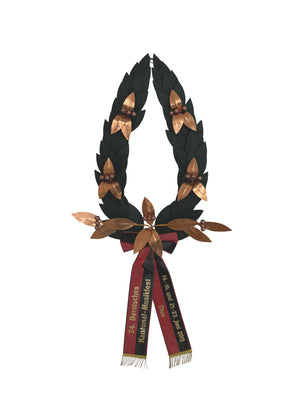 Couronne de section en laurier avec 42 garnitures en bronce, avec touffe et rosettes